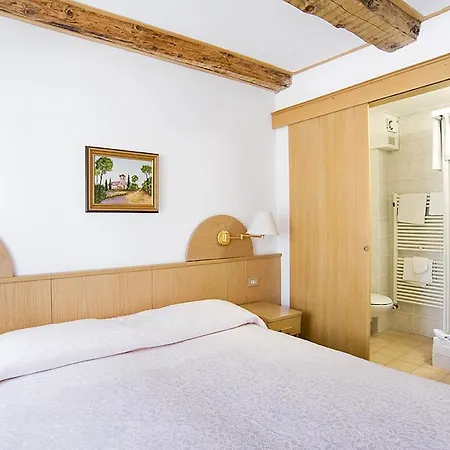 Hotel Erika 2*